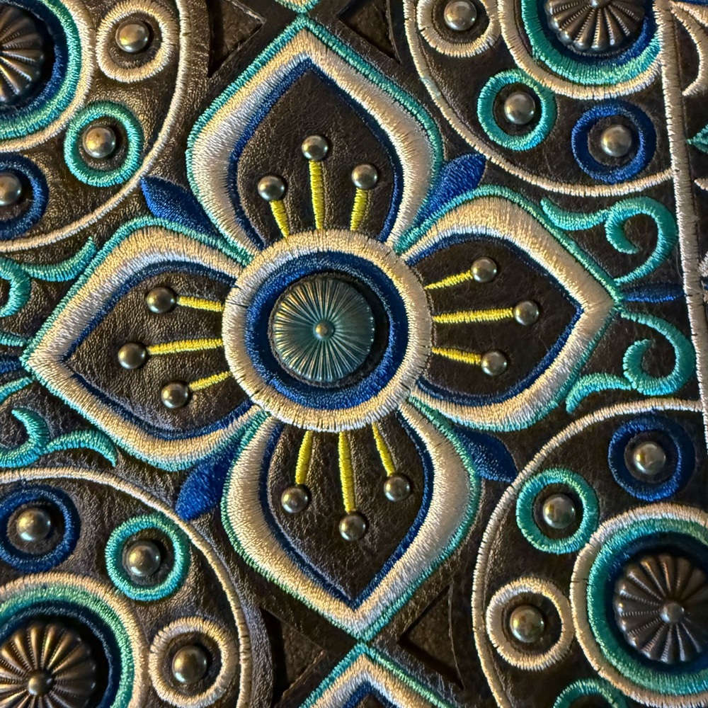 P&G Hand Embroidered Leather Accent Crossbody Bag.
Beautifully made! 🥰 - Picture 3 of 10